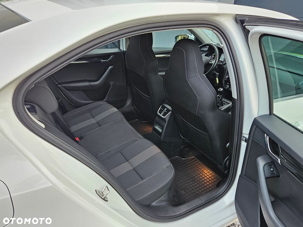 Skoda Octavia 1.6 TDI SCR Style - 12
