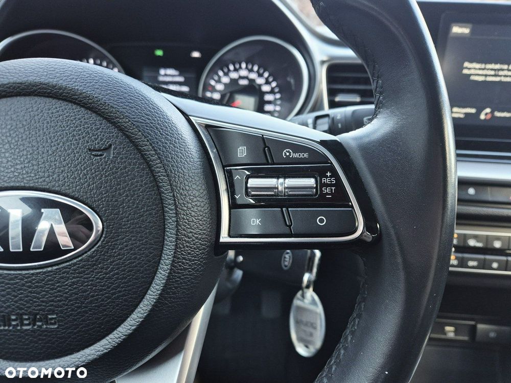 Kia Ceed 1.6 CRDi mHEV M - 26