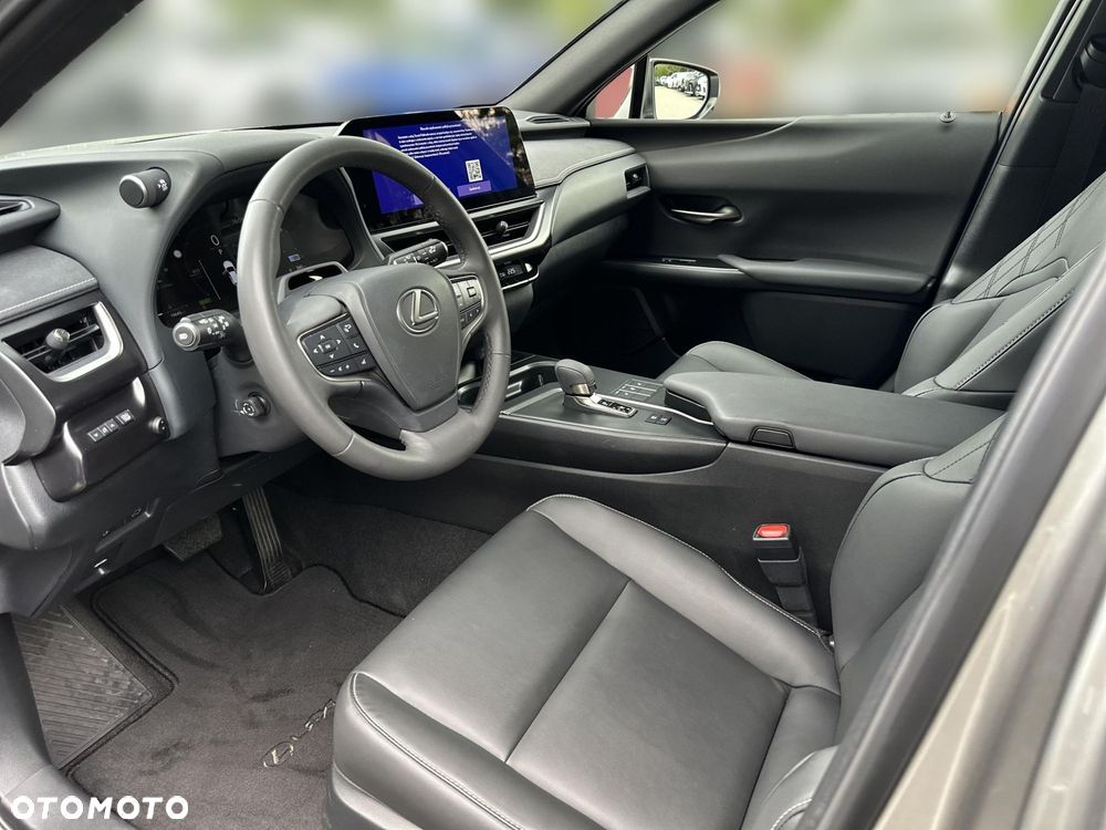Lexus UX 300h F Sport Design - 9