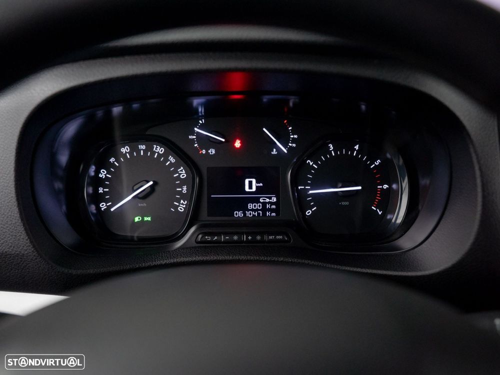 Peugeot Traveller - 16