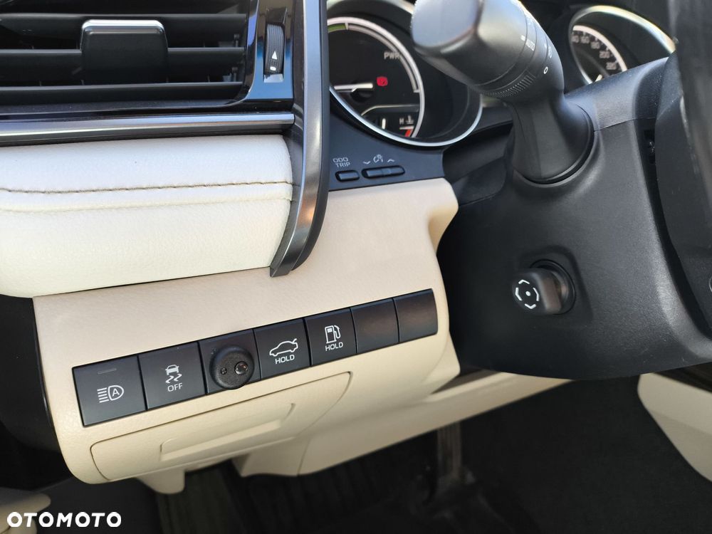 Toyota Camry 2.5 Hybrid Executive CVT - 22