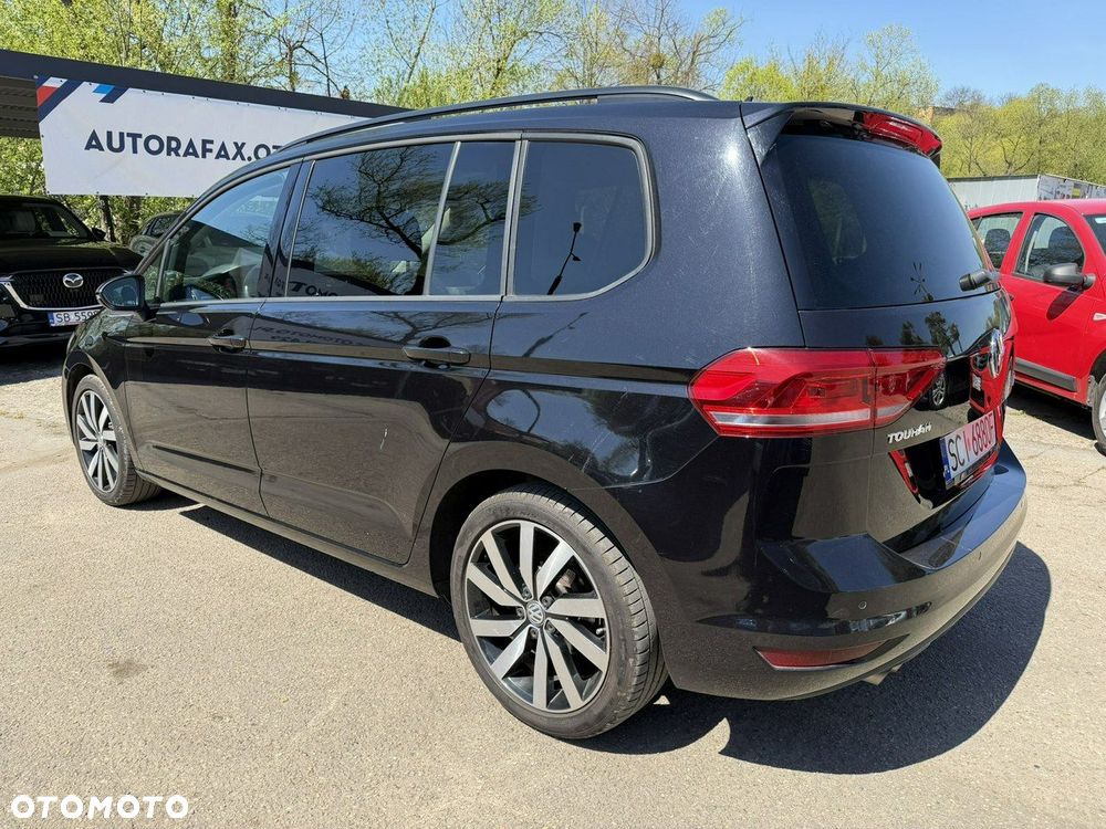 Volkswagen Touran - 8