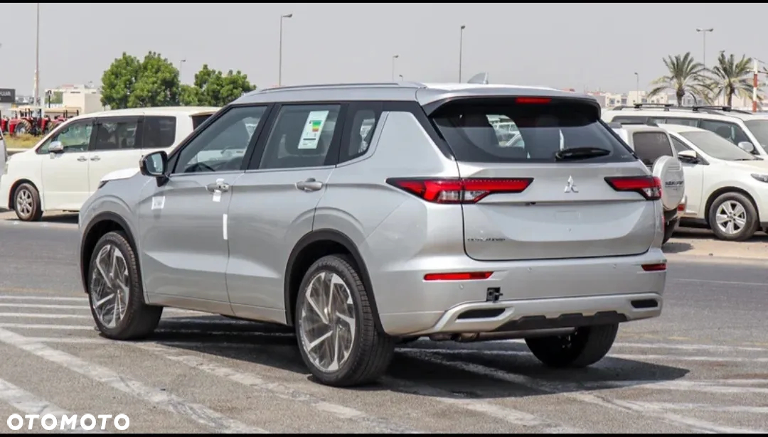 Mitsubishi Outlander - 31