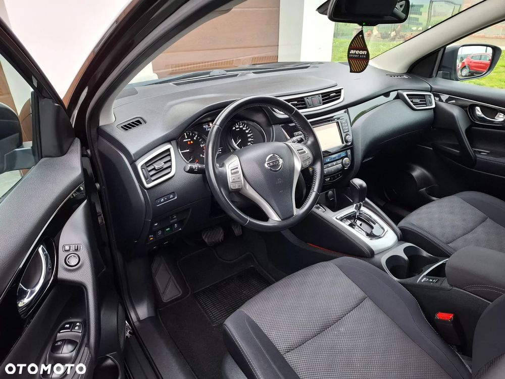 Nissan Qashqai 1.6 DCi Xtronic TEKNA - 8