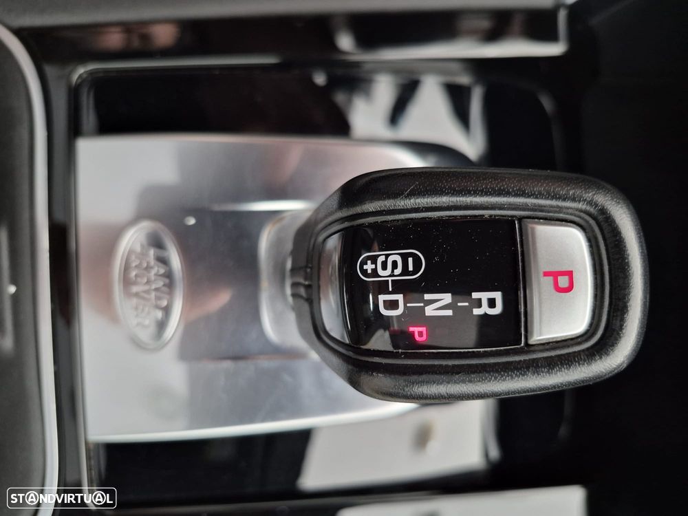 Land Rover Discovery Sport P300e R-Dynamic S - 31