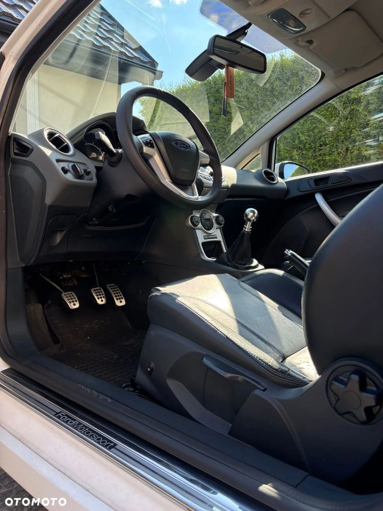 Ford Fiesta 1.6 Sport - 14