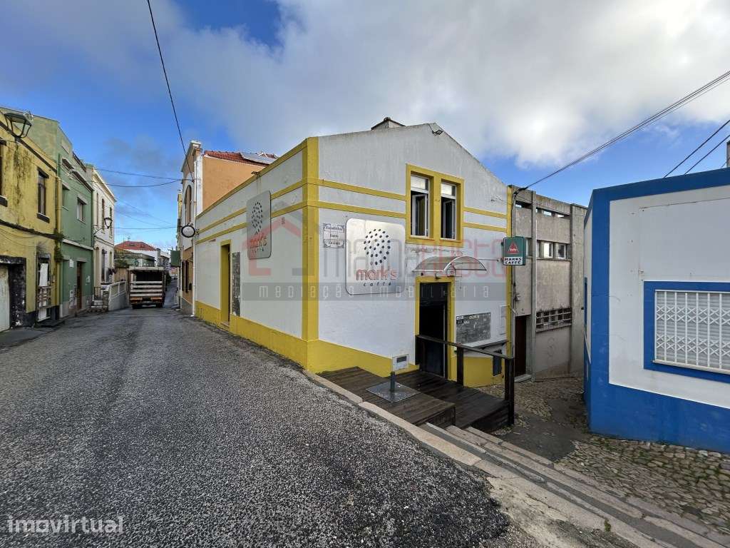 Prédio no Centro Histórico de Peniche - Grande imagem: 2/26