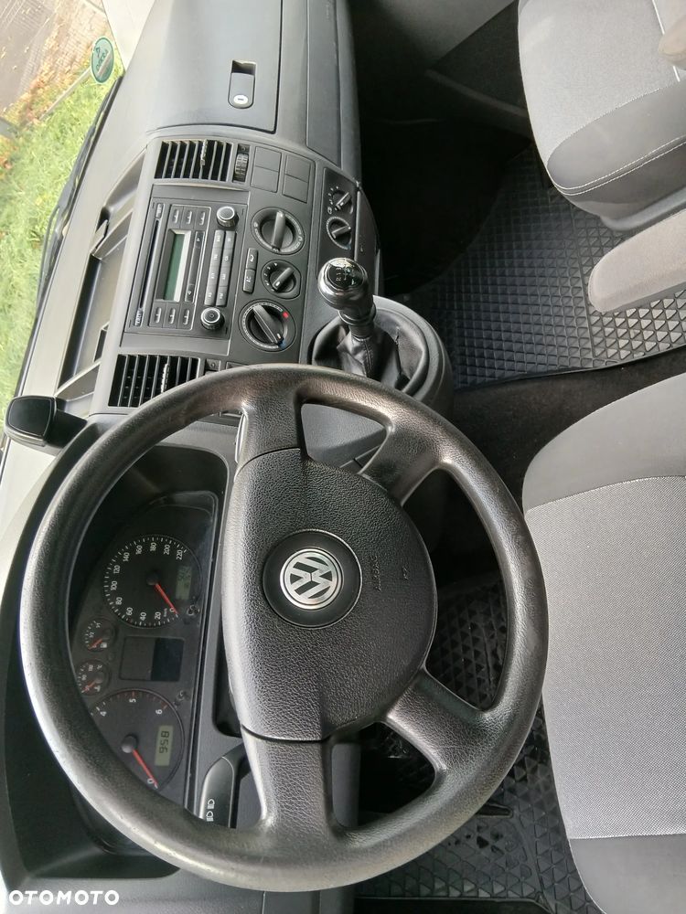 Volkswagen Caravelle - 7