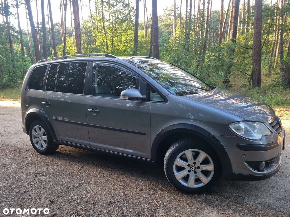 Volkswagen Touran 2.0 TDI DPF Highline DSG - 30