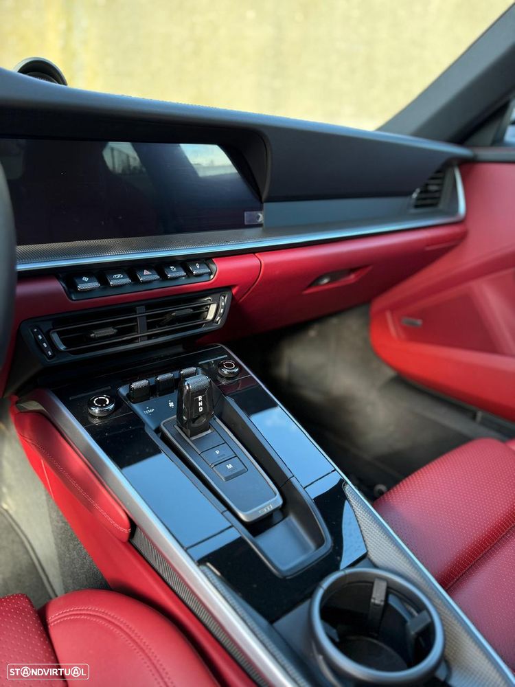 Porsche 911 (992) - 13