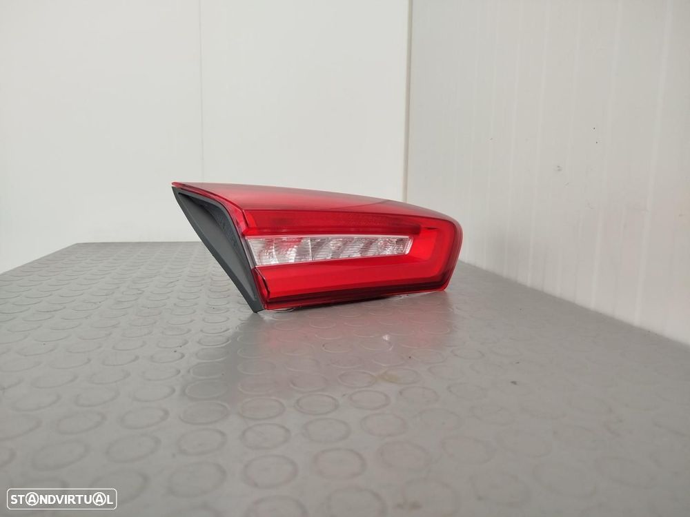FAROLIM TRASEIRO ESQUERDO INTERIOR FORD FOCUS BERLINA CGE - 1