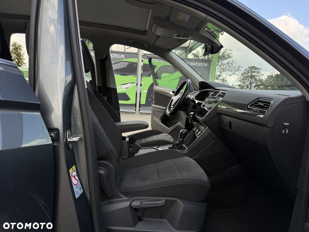 Volkswagen Tiguan - 32