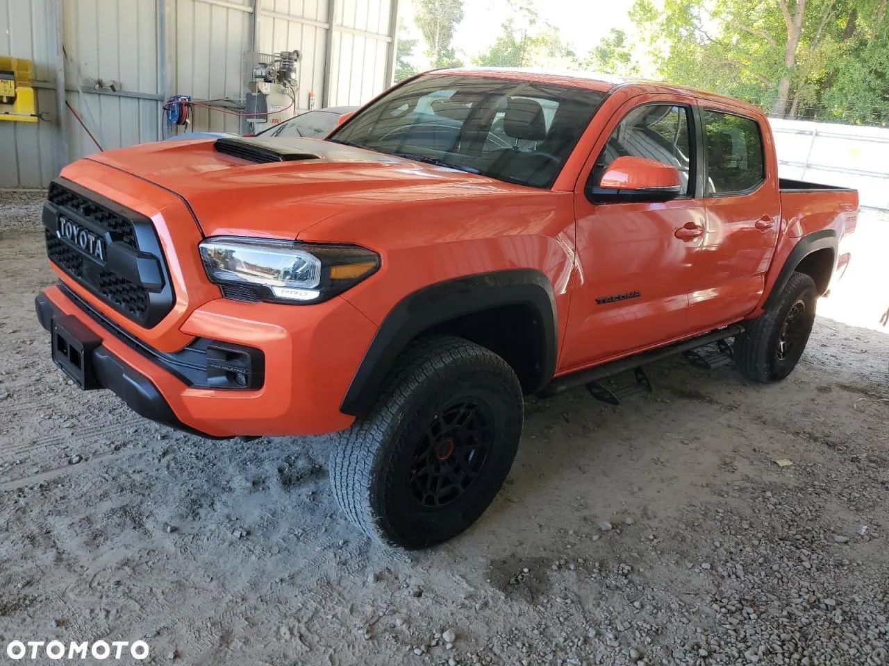 Toyota Tacoma - 1
