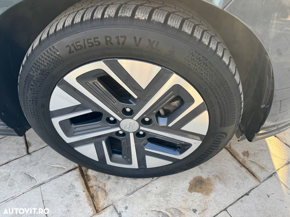 Hyundai KONA - 16