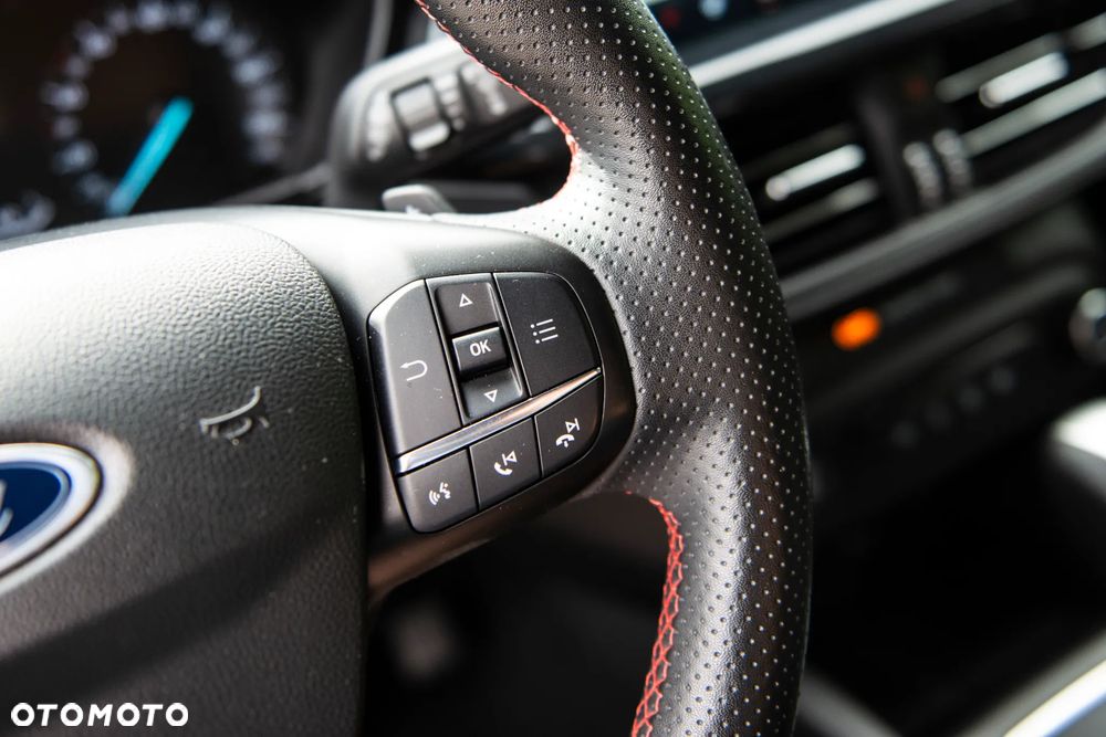 Ford Focus 1.0 EcoBoost Hybrid ST-LINE - 27