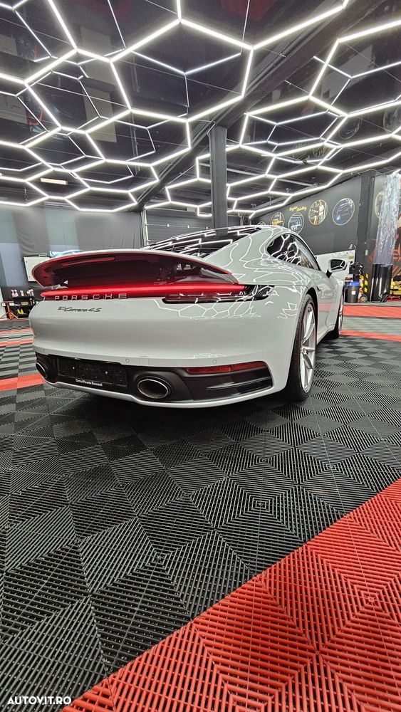 Porsche 911 4S - 8