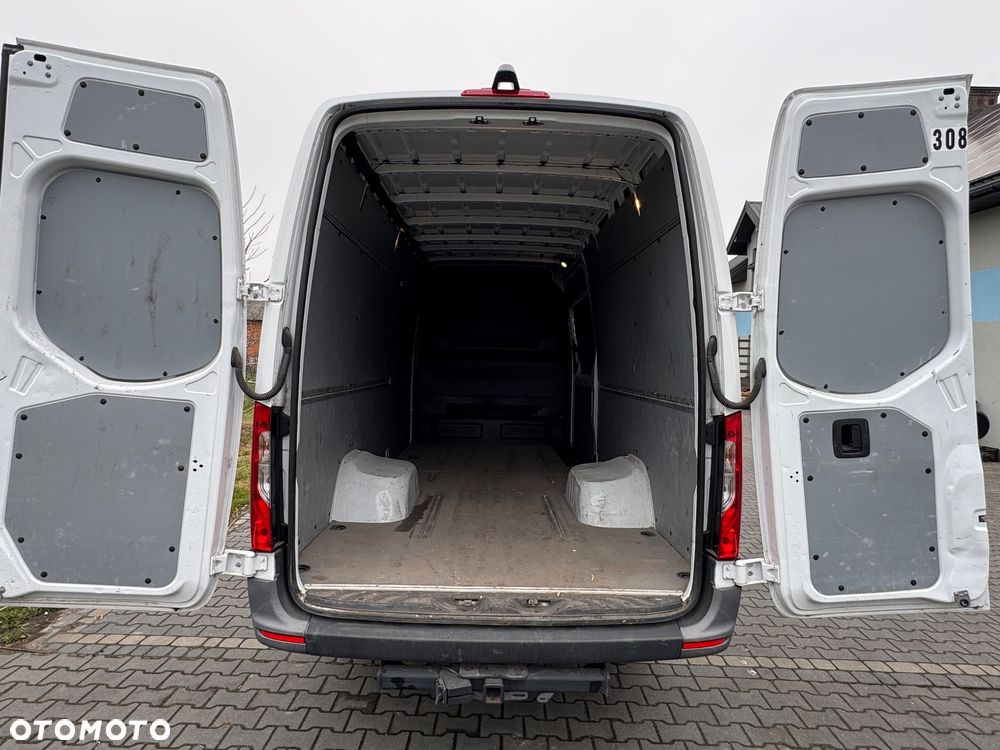 Mercedes-Benz Sprinter - 8