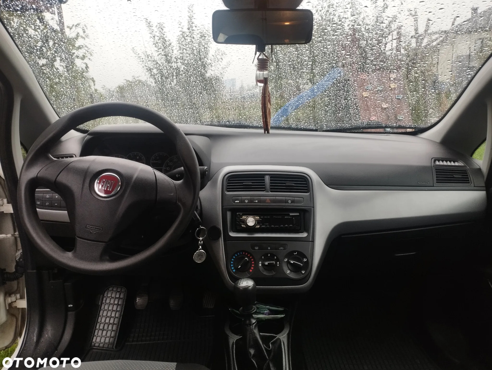 Fiat Punto ver-1-2-8v-classic - 9