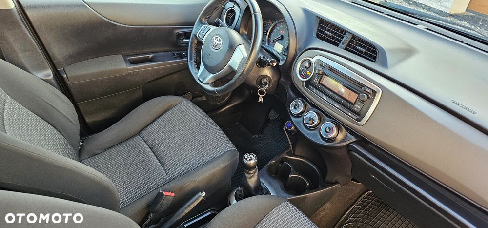 Toyota Yaris - 17