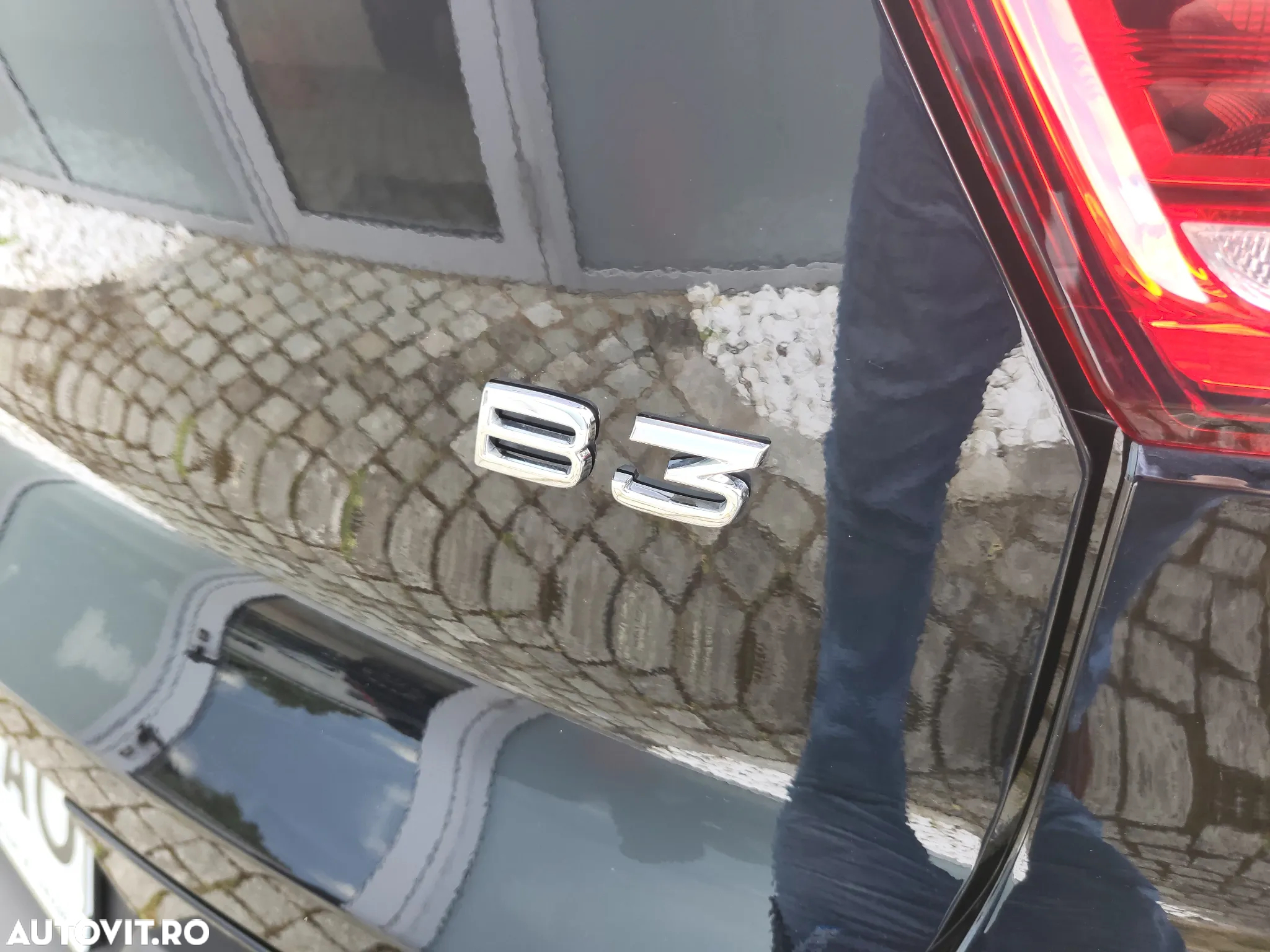 Volvo XC 40 B3 AT FWD MHEV Plus Dark - 35