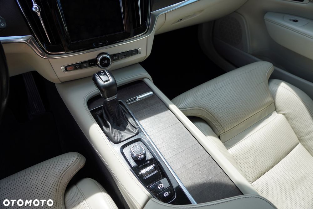 Volvo V90 D5 SCR AWD Momentum Pro - 13