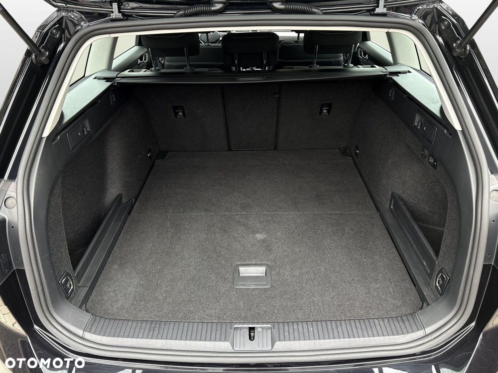 Volkswagen Passat - 27