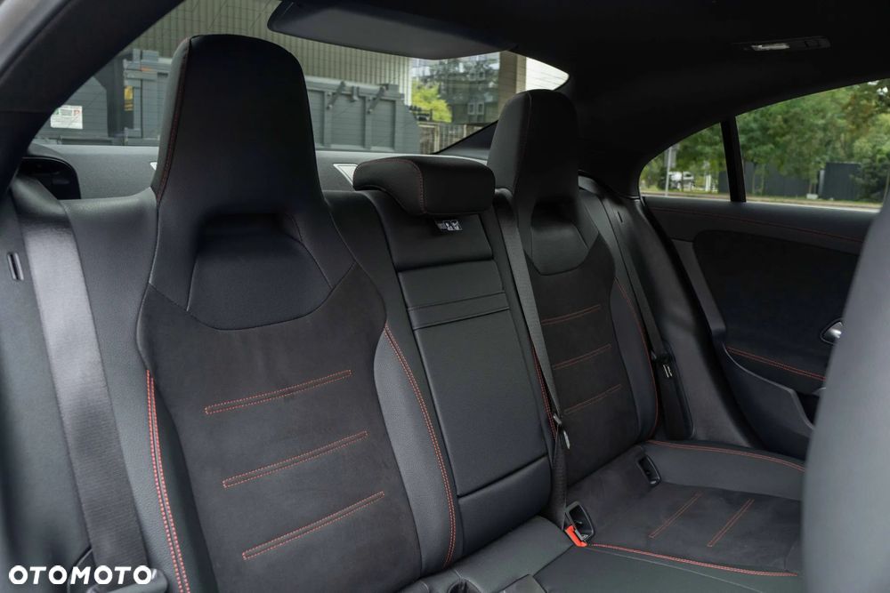 Mercedes-Benz CLA 220 mHEV 4-Matic AMG Line 8G-DCT - 18