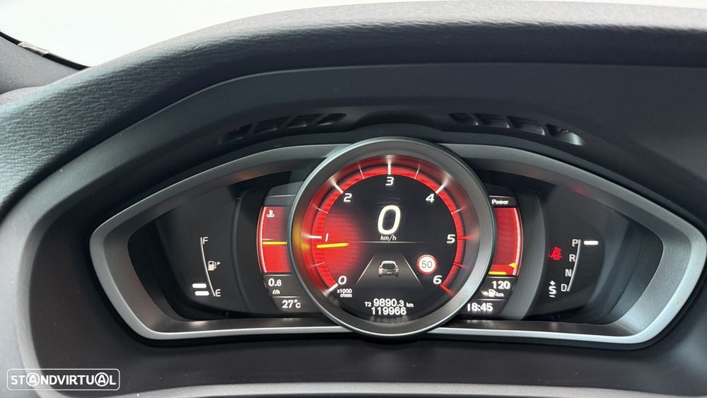 Volvo V40 2.0 D2 R-Design Momentum Geartronic - 24