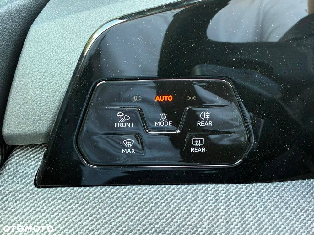 Volkswagen Golf - 23