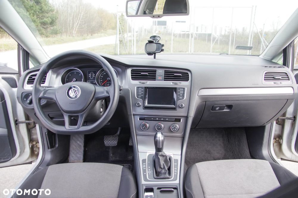 Volkswagen Golf - 17