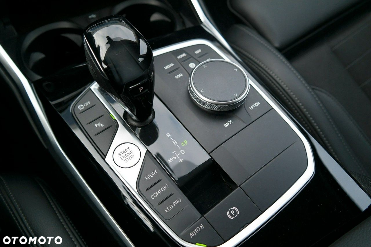 BMW Seria 3 318d Sport Line Shadow - 18