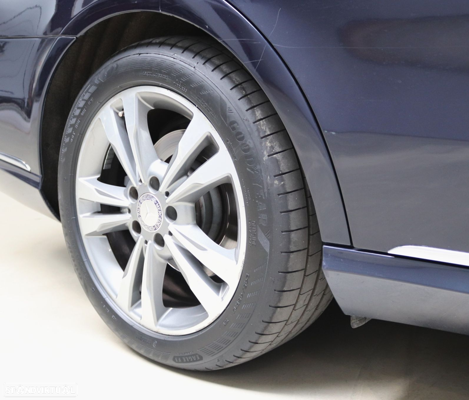 Mercedes-Benz E 300 Bluetec Hybrid Avantgarde - 3