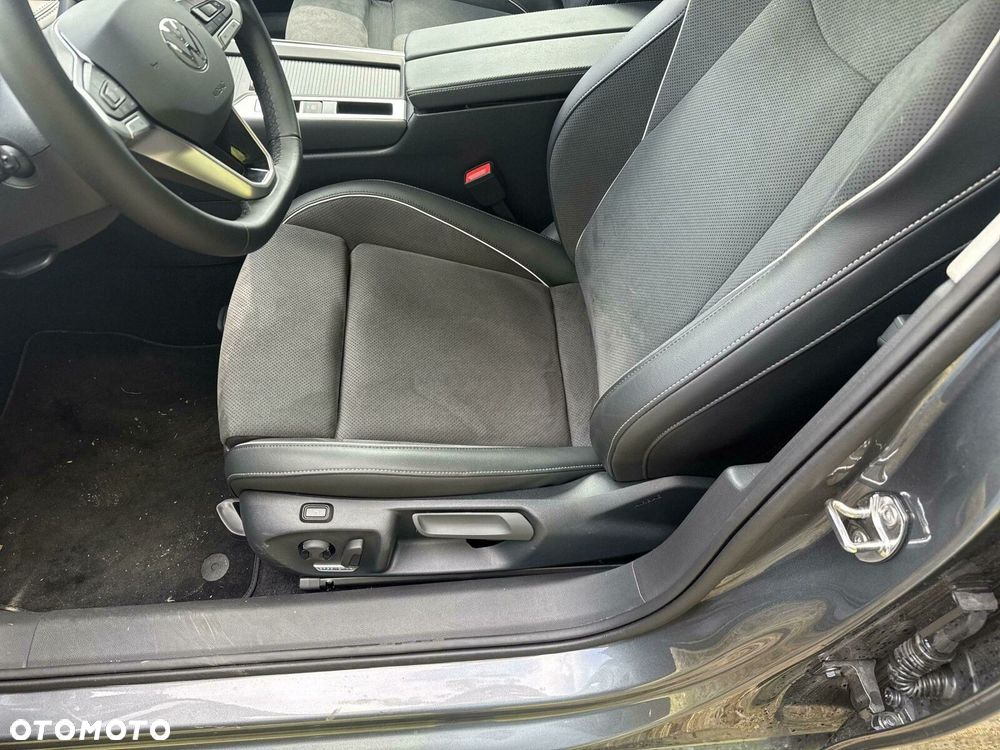 Volkswagen Passat 2.0 TDI SCR Business DSG - 23