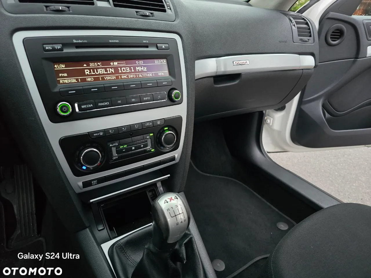 Skoda Octavia Combi 2.0 TDI DPF 4x4 Scout - 25