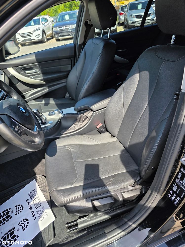 BMW Seria 3 320d xDrive - 23