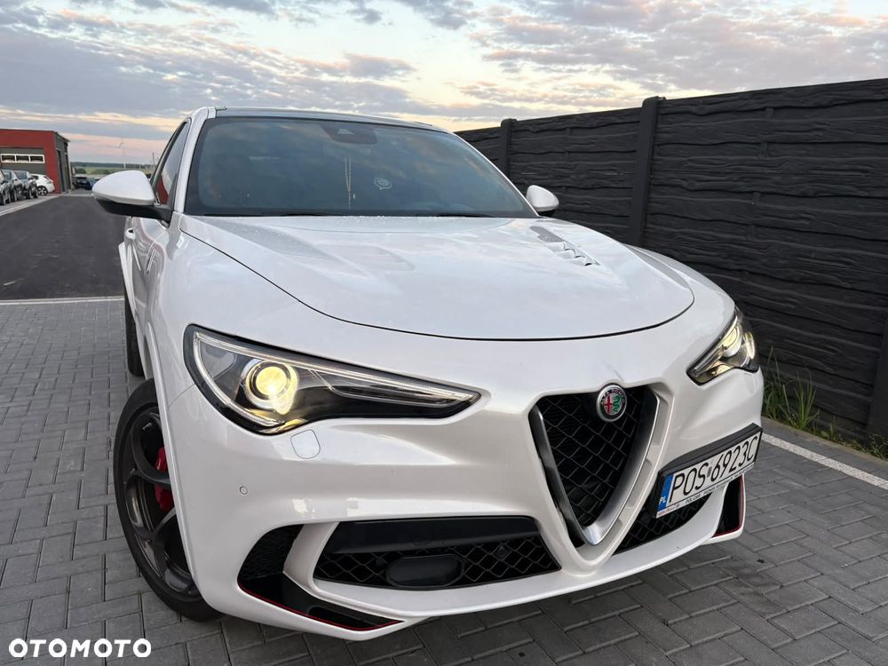 Alfa Romeo Stelvio 2.9 V6 Bi-Turbo Quadrifoglio Q4 - 4
