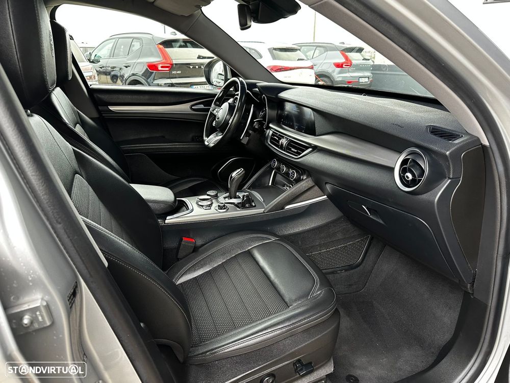 Alfa Romeo Stelvio 2.2 D Sprint AT8 - 38