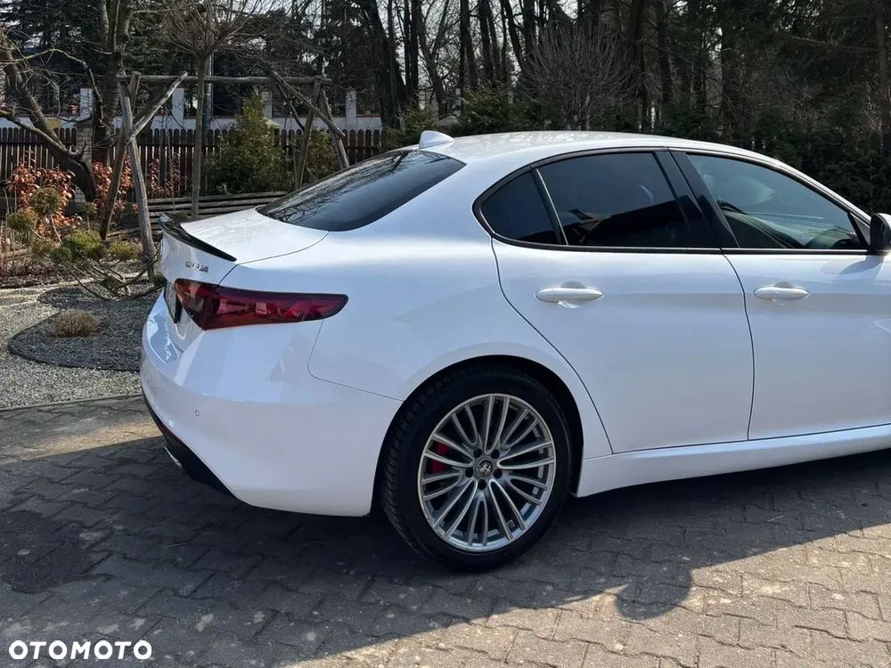 Alfa Romeo Giulia 2.2 AT8 Super - 6