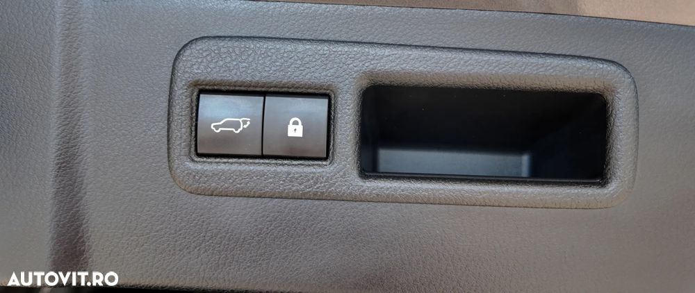 Lexus Seria NX 300h E-FOUR F SPORT - 40