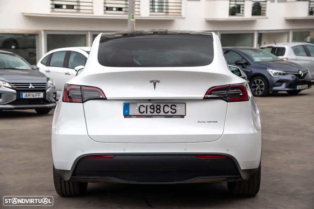 Tesla Model Y Long Range Dual Motor AWD - 27