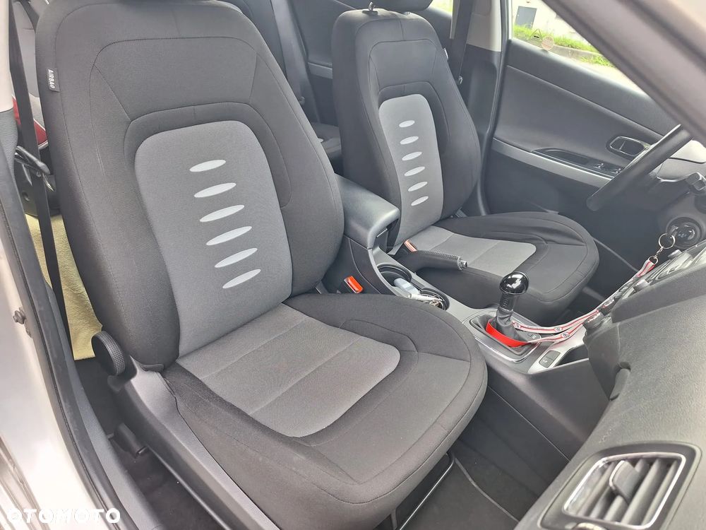 Kia Ceed 1.6 GDI L DCT - 19