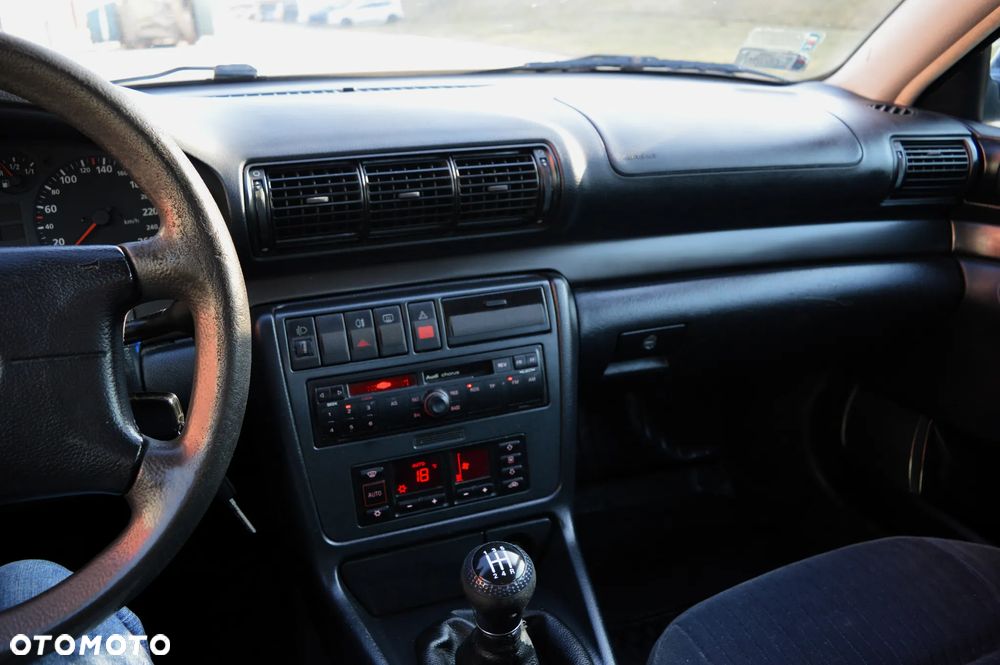 Audi A4 Limousine - 17