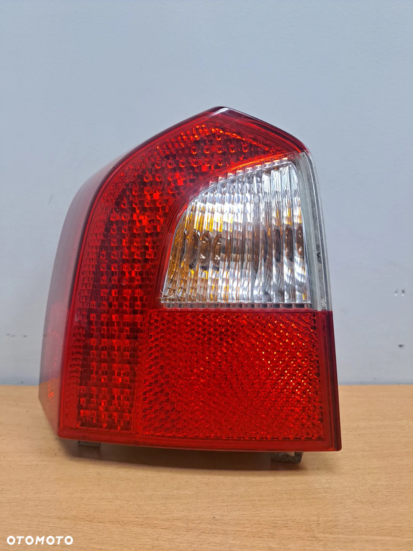 LAMPA TYLNA LEWA LEWY TYŁ DOLNA XC70 III V70 III