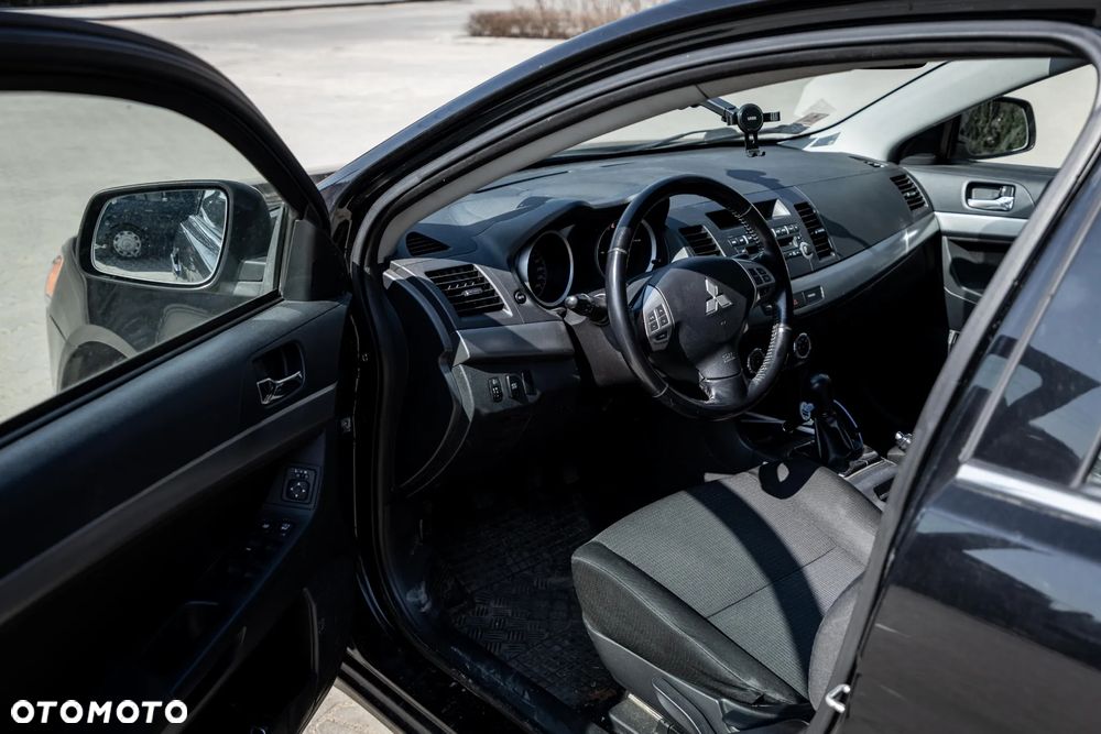 Mitsubishi Lancer 1.8 Invite - 2