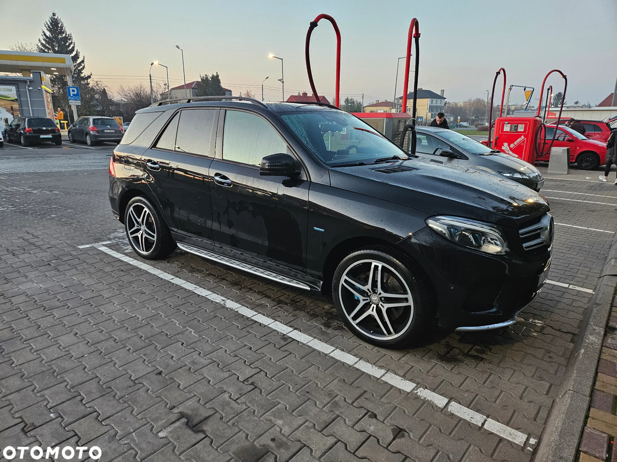 Mercedes-Benz GLE 500 e 4-Matic - 3