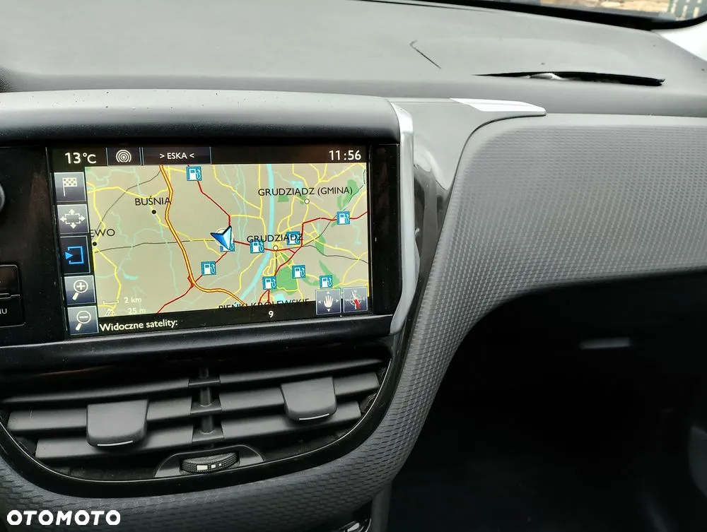 Peugeot 2008 1.6 e-HDi Allure S&S - 18