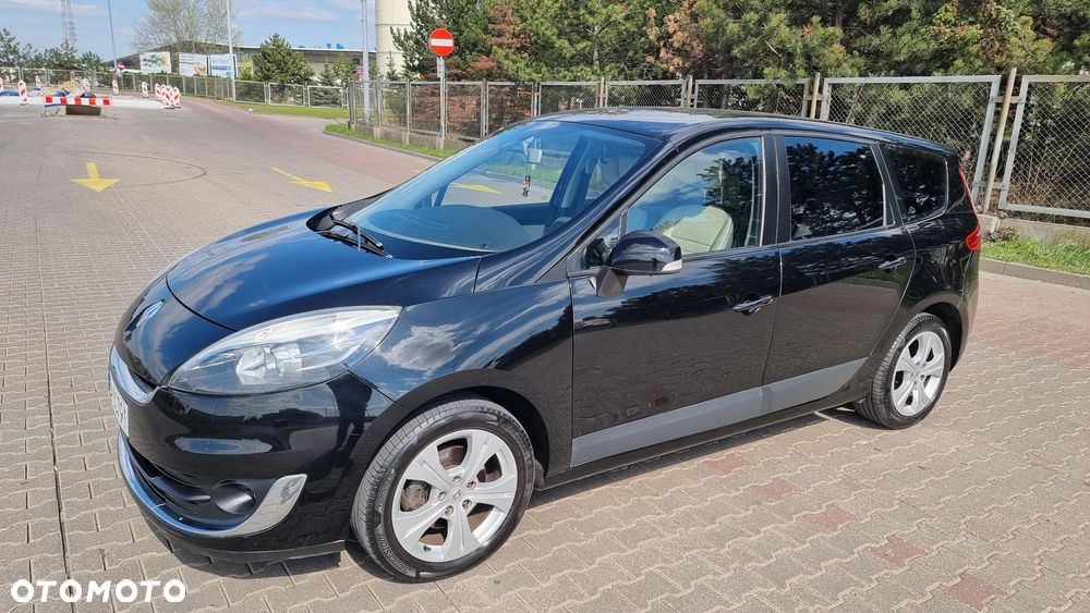 Renault Grand Scenic - 16