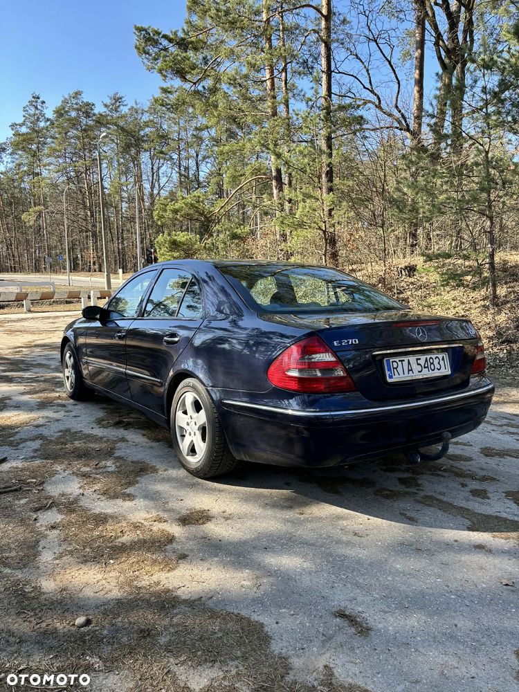 Mercedes-Benz Klasa E 270 CDI T Avantgarde - 6