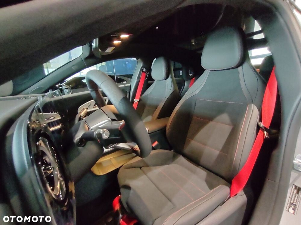 Mercedes-Benz CLA - 13