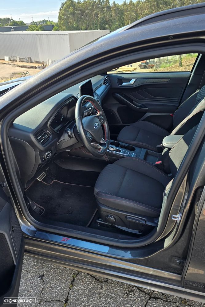 Ford Focus SW - 11